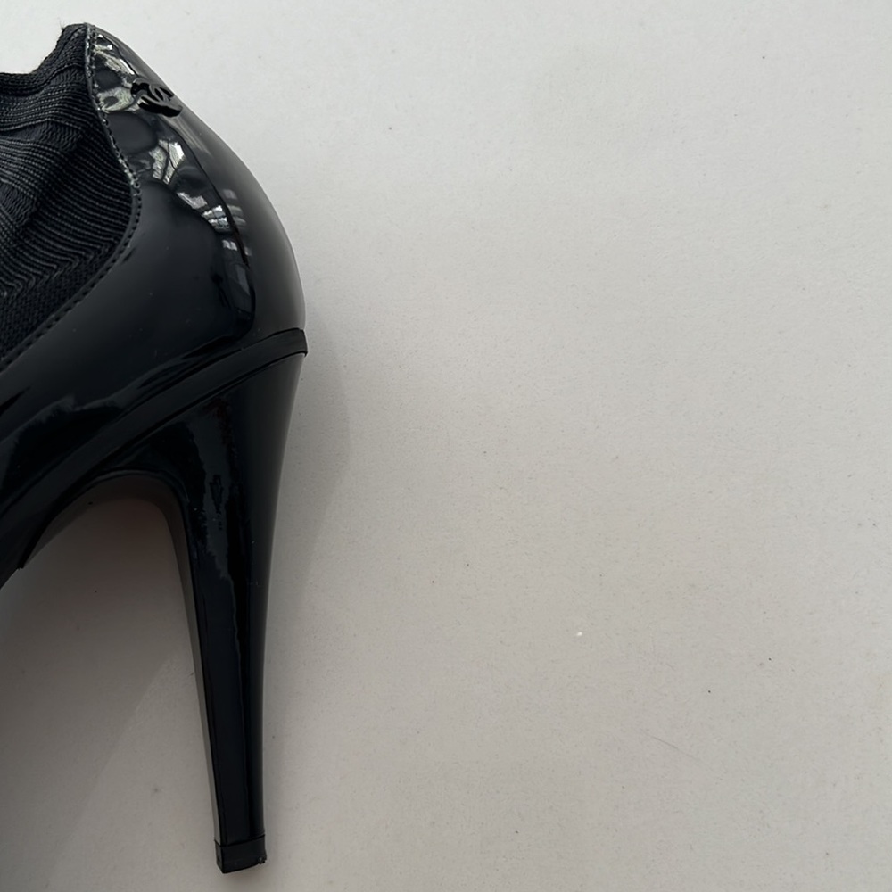 CHANEL black patent leather sock knit stretch cc logo in black size 9 - Picture 4 of 11
